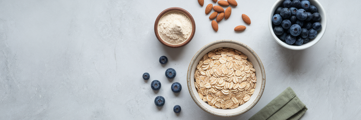Ingredientes para una avena proteica vegana.